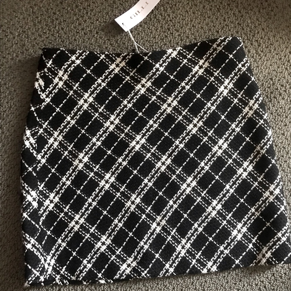 Gilli Black and White Mini Skirt